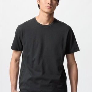 Uniqlo Black Short-Sleeve Crewneck T-Shirt